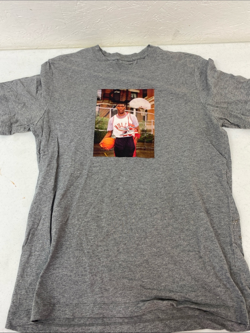 Men's Gray Short-Sleeve Graphic Tee featuring Basketball Print Michael Jordan be